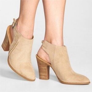 Franco Sarto 'Adesso' Genuine Suede Leather
Ankle Boots in light gray Size 7